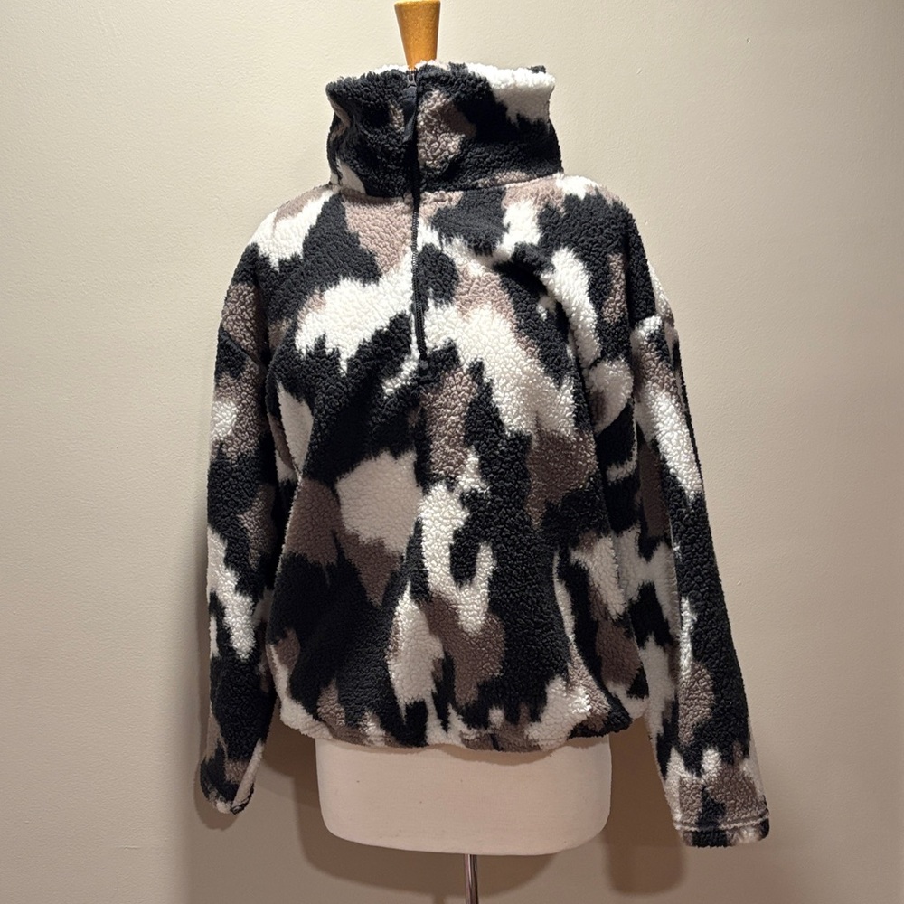 Eddie Bauer Black and White Patterned Hoodie